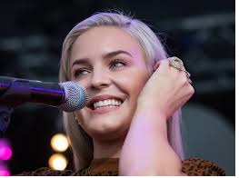 Anne Marie singer